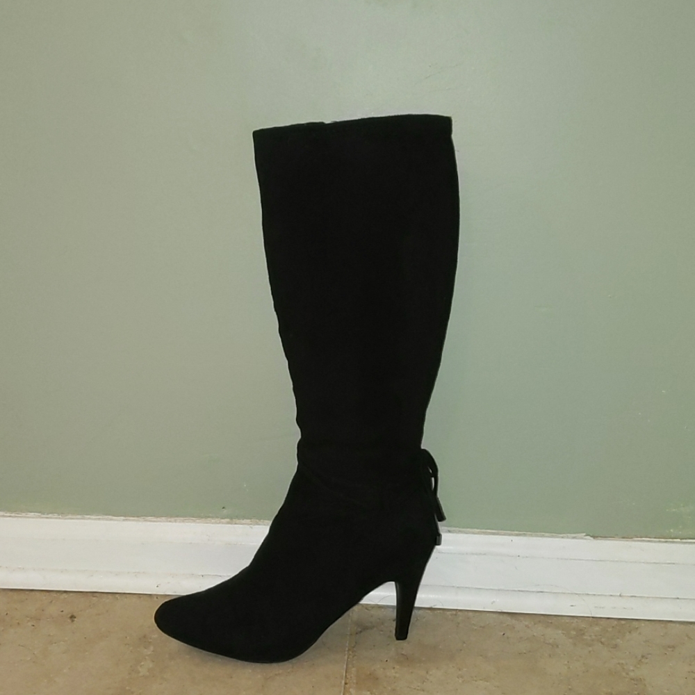 Black suade-like material boots